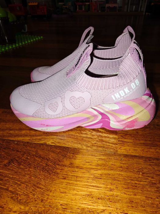 Кроссовки летние на девочку 28