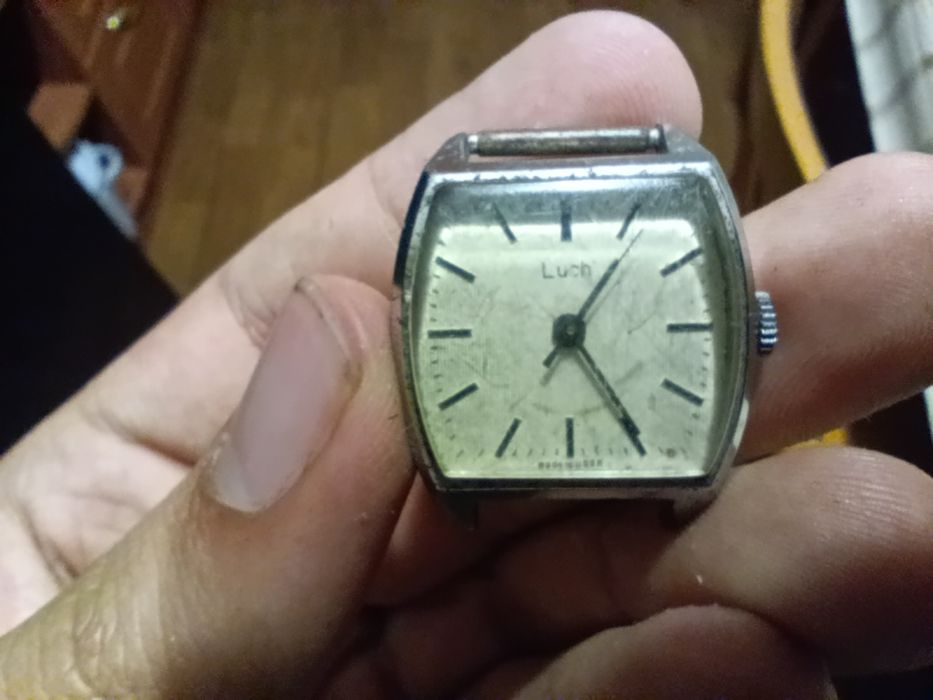 Продам советские наручные часы