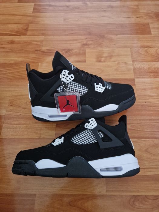 Adidași Jordan Retro patru