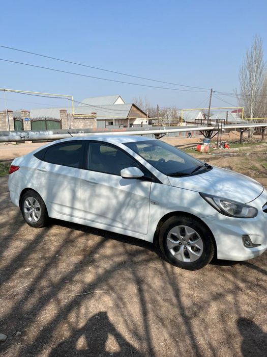 Hyundai accent 2013