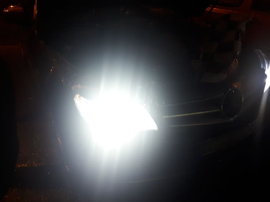 Transformă-ți Mașina cu Lumina LED: H7, H1, D1S, D2S  Bevinsee