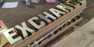 Cifre si litere din alama