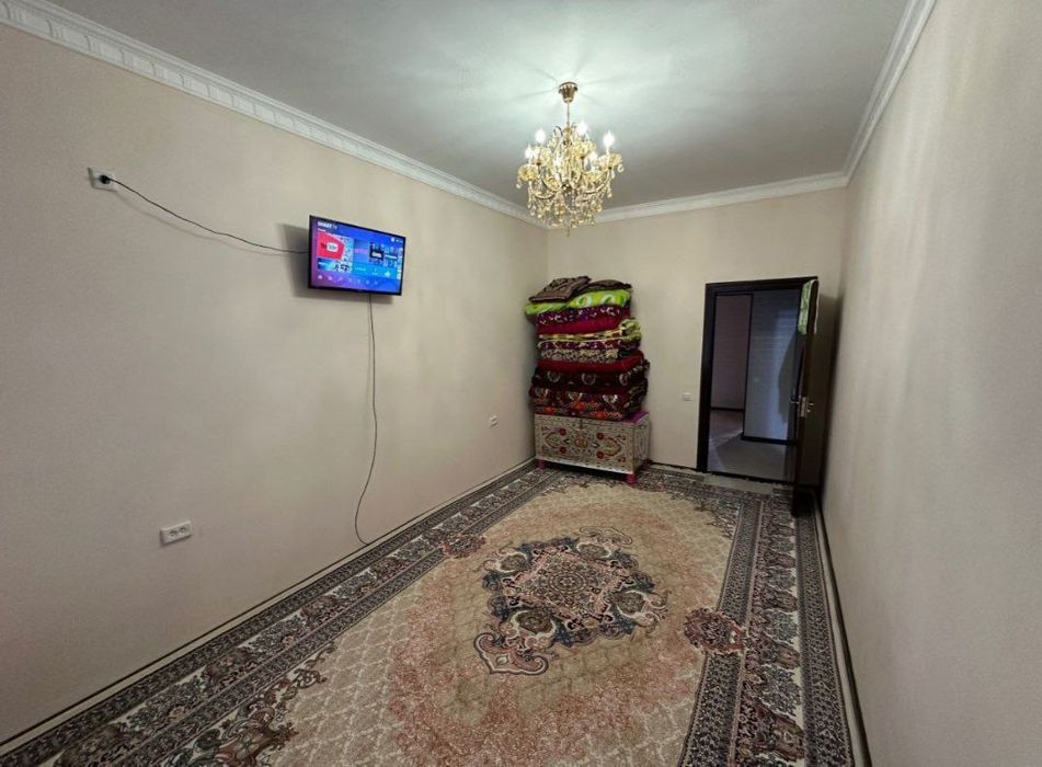 Срочно Янги домдан 3 хонали квартира 2 каватдан сотилади 6 микрн