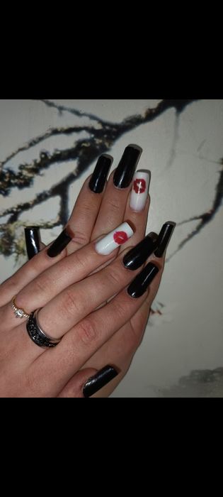 Manichiura unghii cu gel