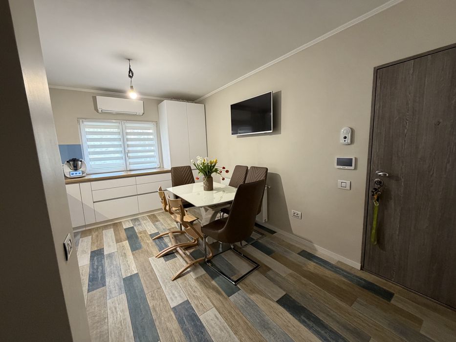 Vand apartament 3 camere strada Nasaud