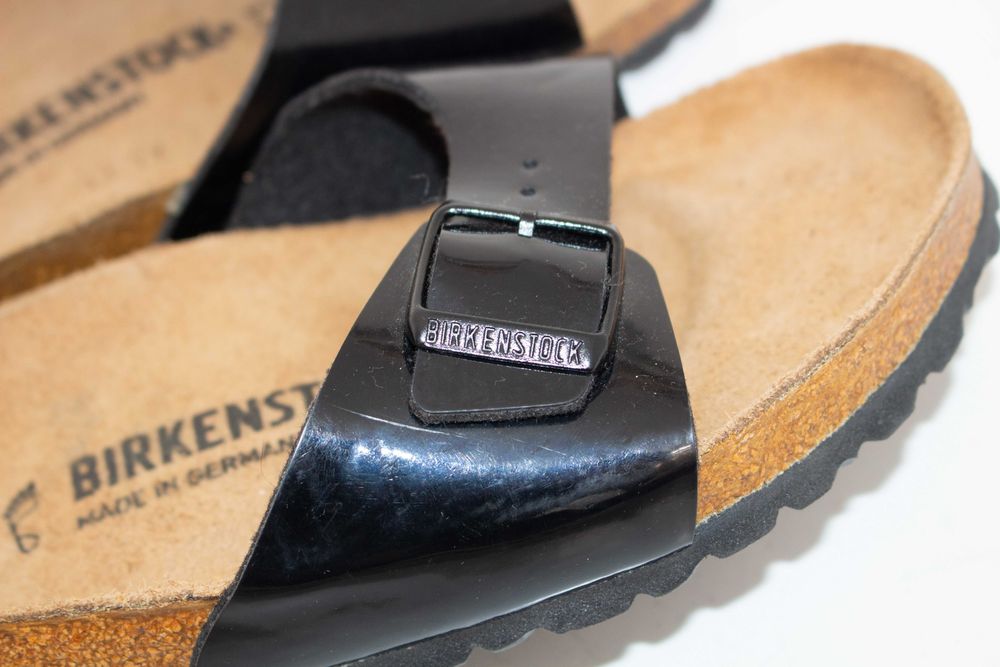 Birkenstock Madrid оригинални чехли черен лак с катарама унисекс 40