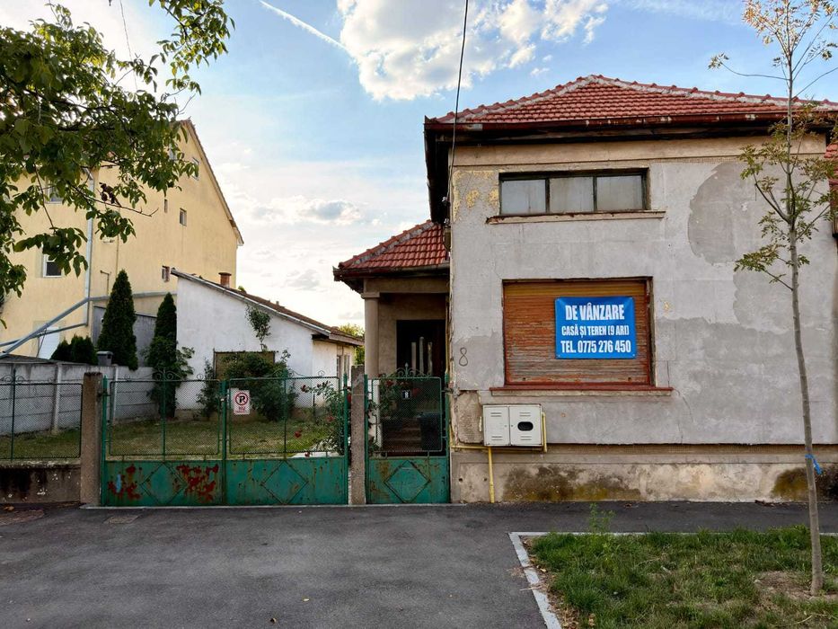 Casă cu teren, cu potențial imobiliar deosebit, zona semicentrală Satu Mare, teren intravilan generos de 9 ari  și o construcție existentă