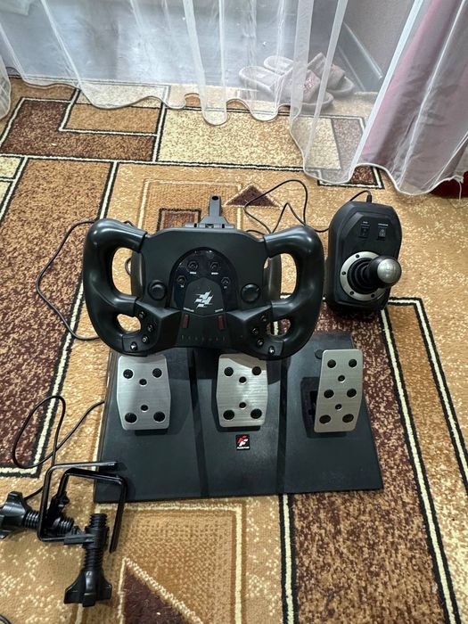 Продам Игровой контроллер FLASHFIRE WH63201V черный