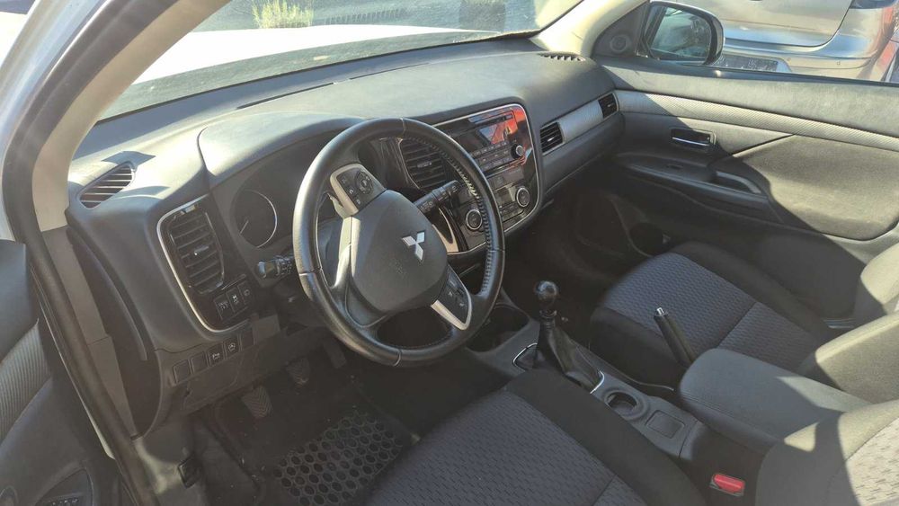 Mitsubishi Outlander 2014г 2.2DI-D 4x4-на части