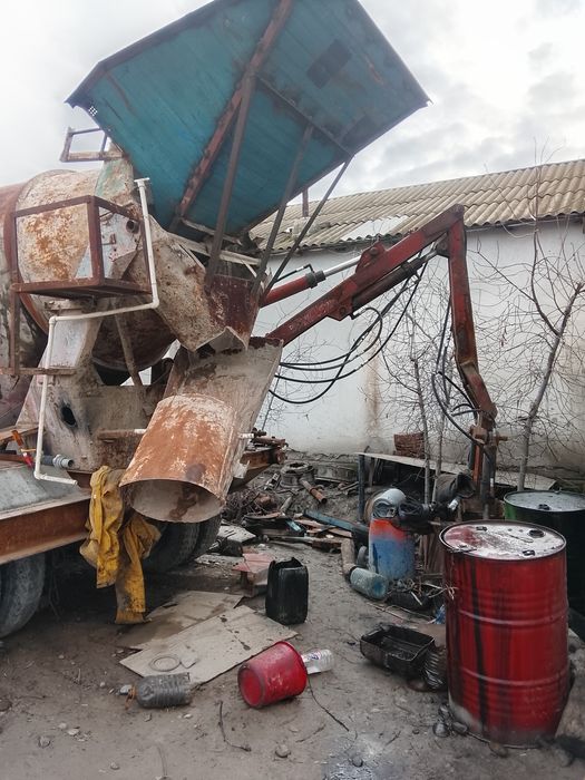 Kamaz Meksir õziga õzi yuklaydi