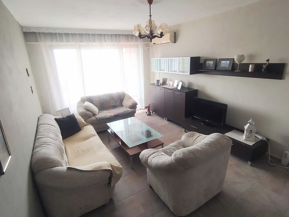 Светъл, просторен четиристаен апартамент в Пазарджик от собственик