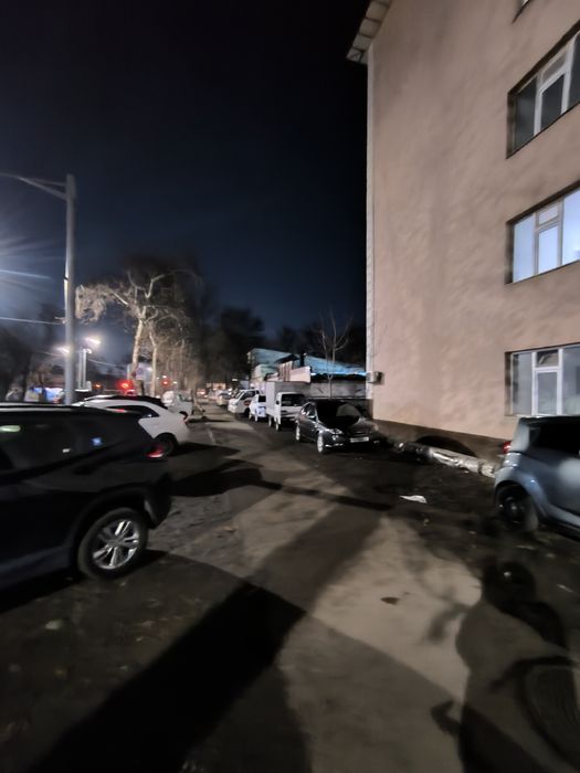 Помещение под офис магазин оптеку 34 м2. Кирпичный дом. Вдоль дороги