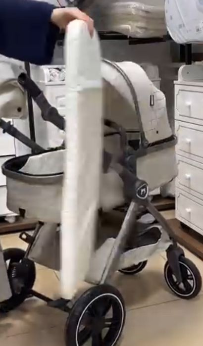 Коляска всесезонная