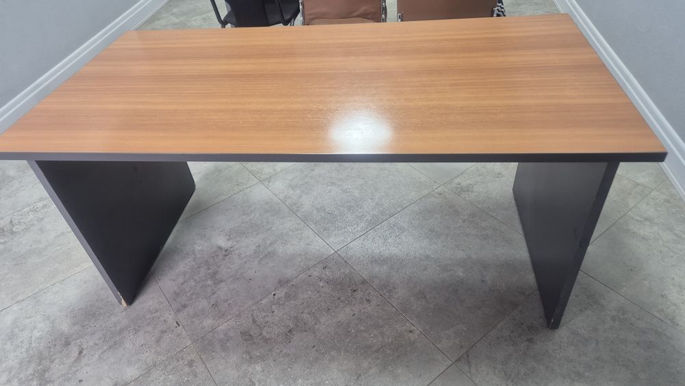 Стол 2шт, стулья 4 шт