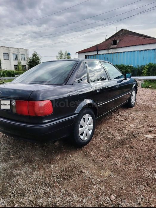 Продаеться Ауди Б4 1992г