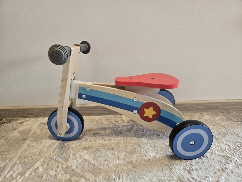 Дървена триколка