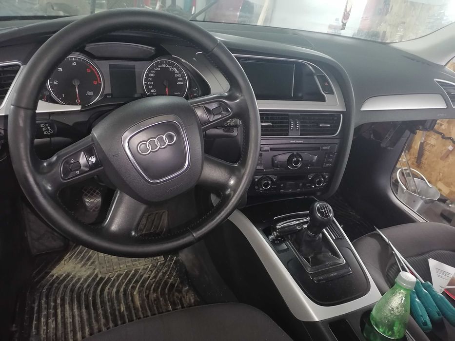 Продавам АУДИ А4 Б8 2009г на части.