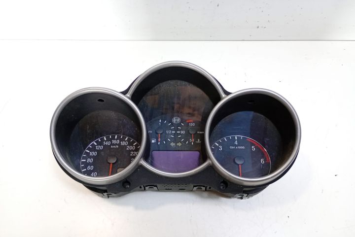 Ceasuri bord   735290181 Alfa Romeo 147 prima generatie