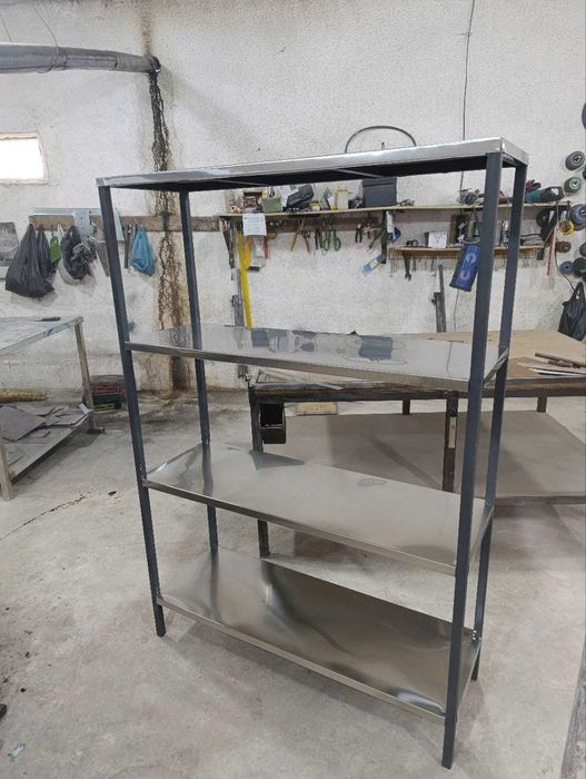 Stelaj iz prochnoh materyala Nerjaveka