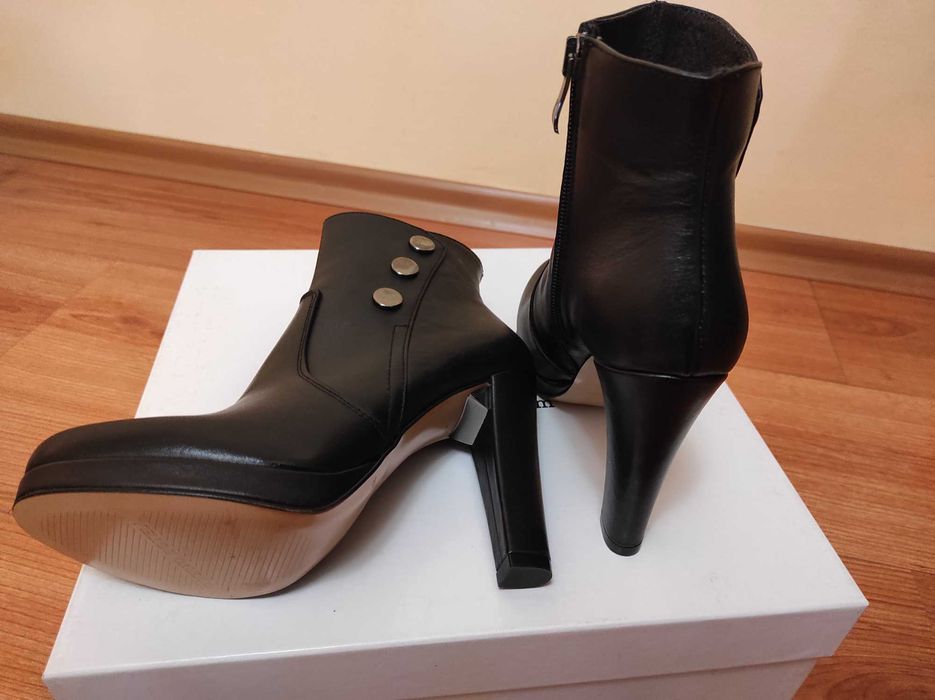 Дамски боти Roberto Botella