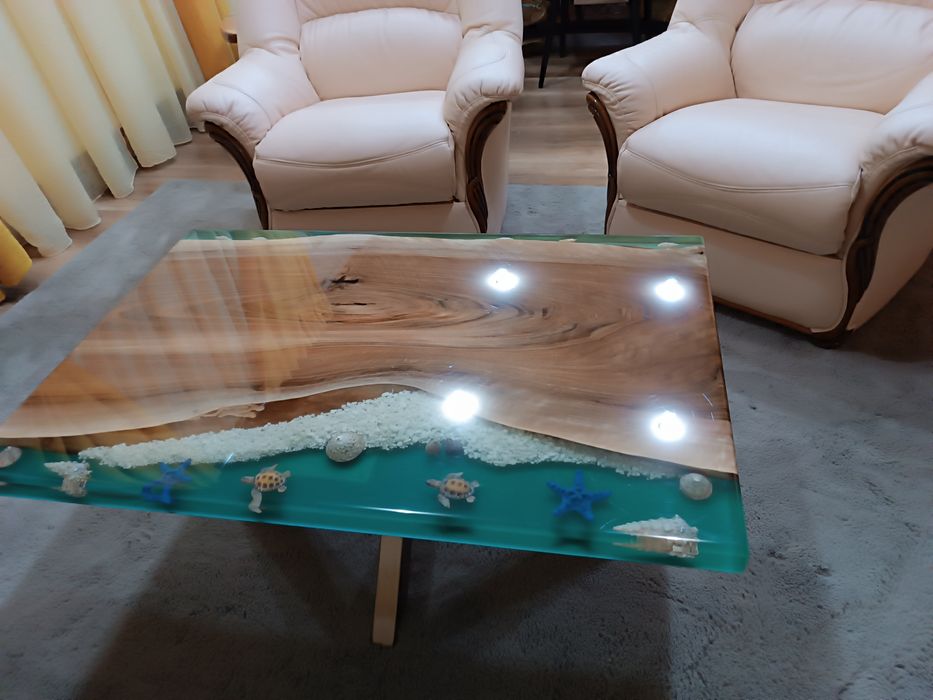 Măsuțe cu rășină