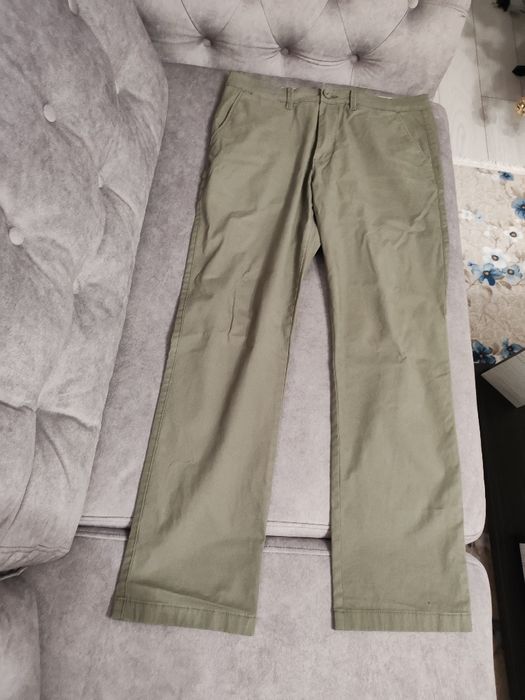 Pantaloni c&a în diferite culori