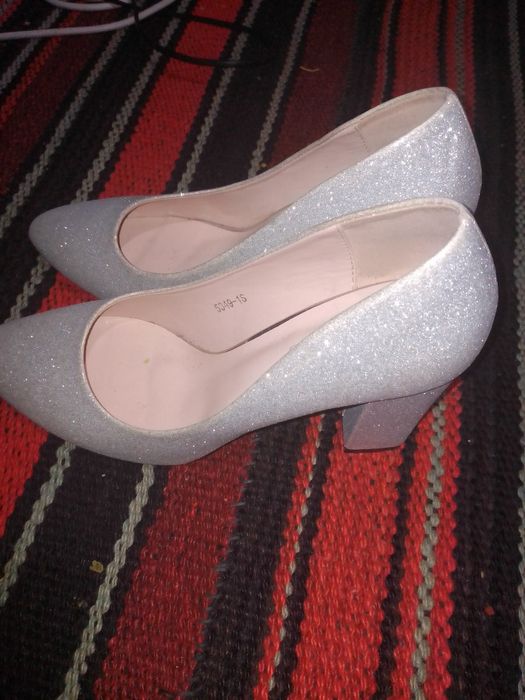 Туфли сотилади срочна