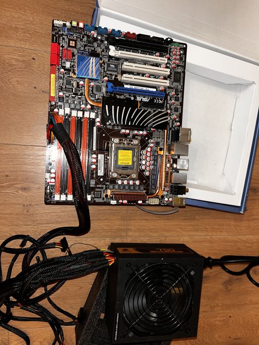 Placa de baza Asus P6T Deluxe V2
