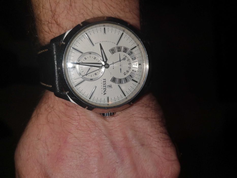 Часовник Festina