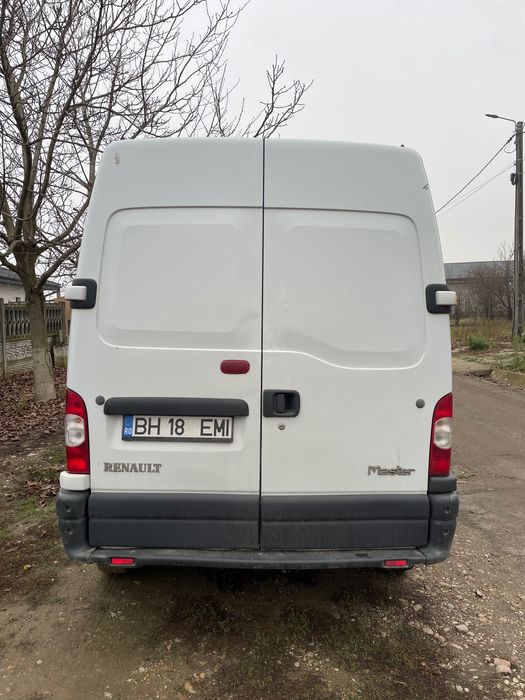 Vând Renault Master