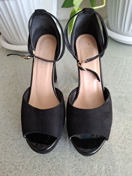 Босоножки . Продам .