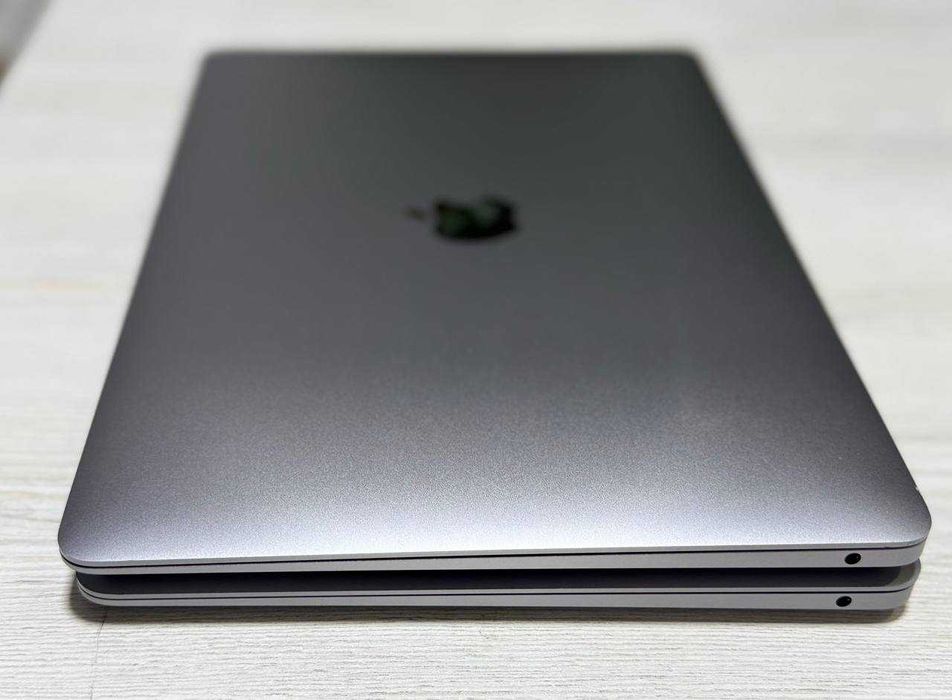 MacBook Air space grey 13.3 Inch 2K Retina Chip M1 CPU 8 8GB/128GB 96%