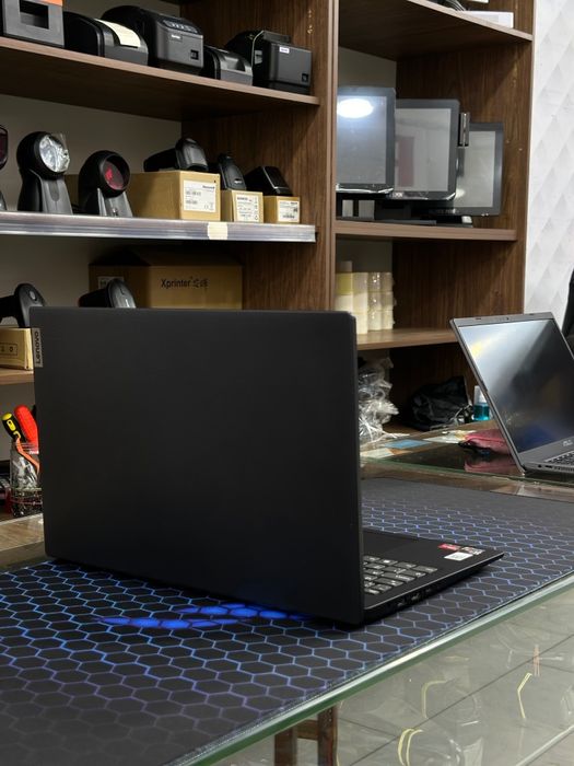 Lenovo 14
 Экран: 15,6 Дюм FULL HD LED (1920х1080) 
 Процессор: AMD RY