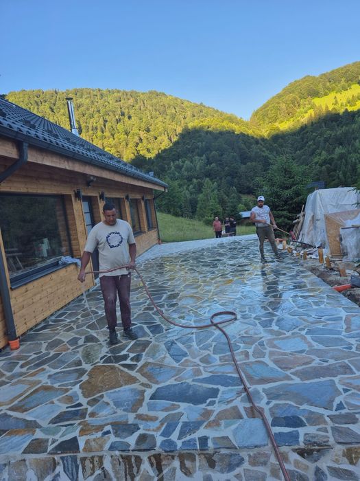 Vând piatra și montez