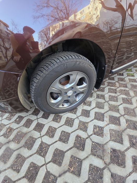Vând Dacia logan benzina 1.2,10-2016,41560 km,maro