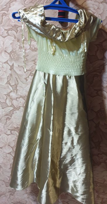 Продам  нарядные платья для праздников