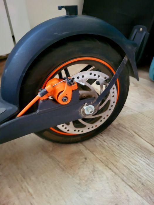 Срочна Продам электро самакат Ninеbot f40