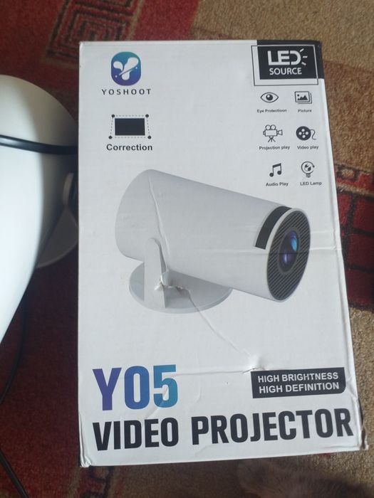 Новый проектор продаю