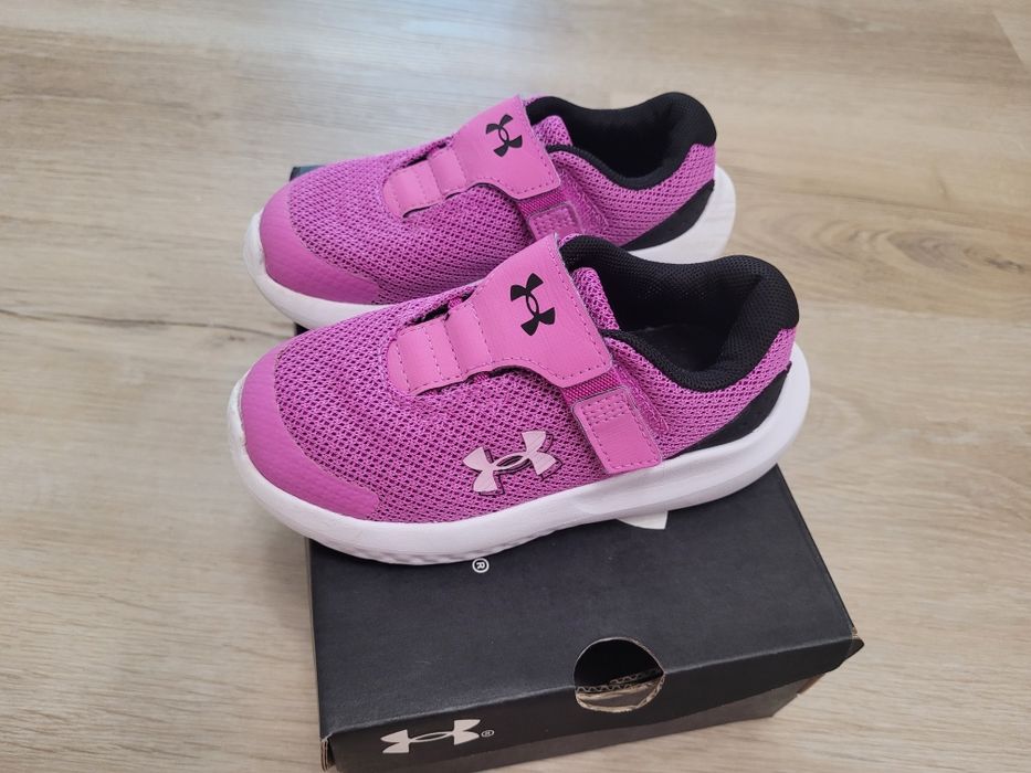 Adidasi fetite Under Armour marimea 25