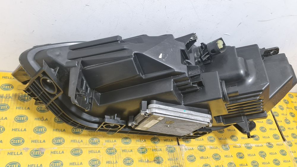 Far dreapta full led Tesla Model X 1034319-00-E