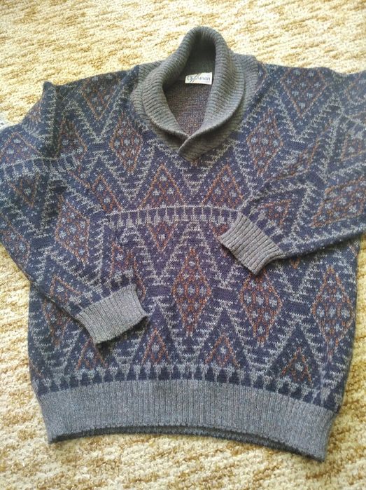 Два мъжки пуловера н.46само за 8лв.всичко