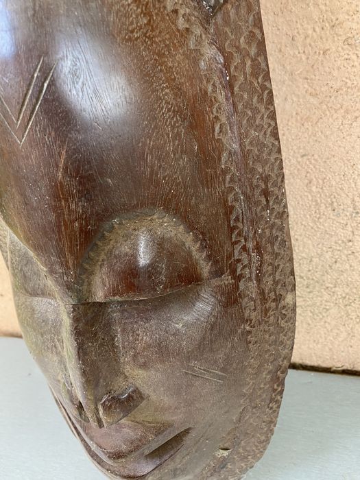 Стара френска маска дърворезба