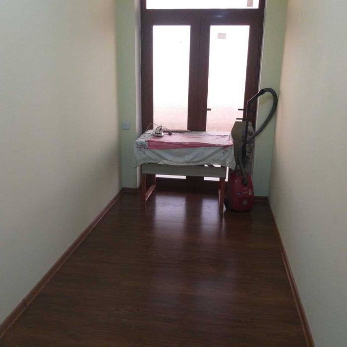 Квартирага ойига 900 минг сўмдан шерилик ижарага қўяман.