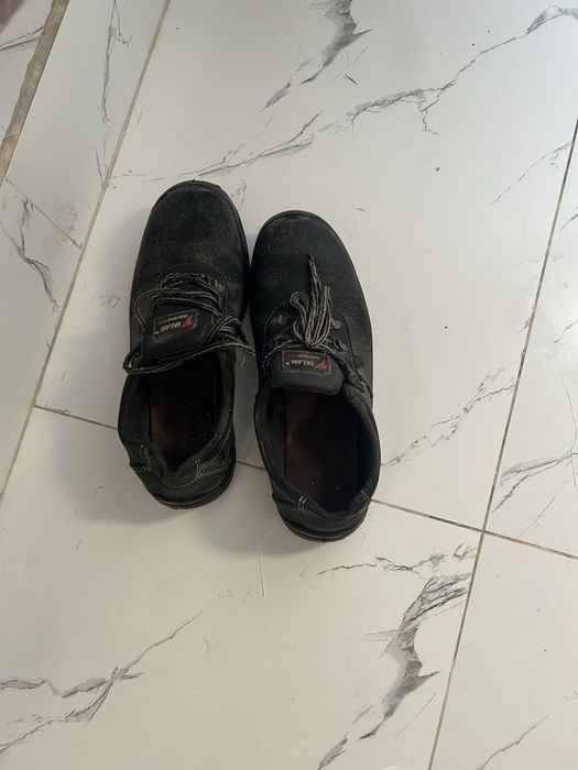 Ботинка  с железой 43 размер бу для сварчиков для