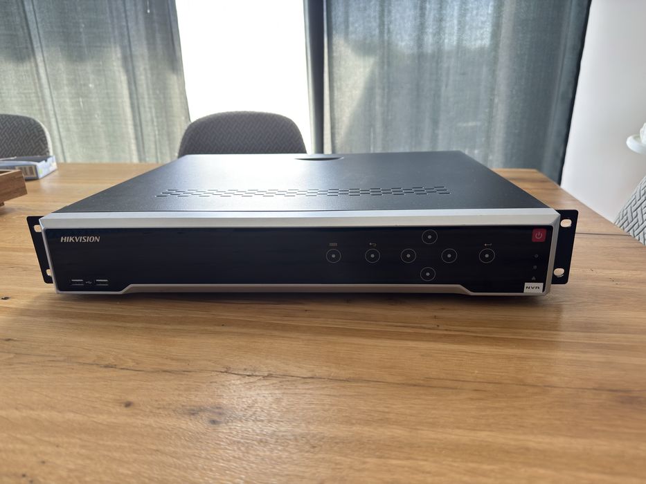 NVR Hikvision DS-7732NI-I4(B) 32 canale