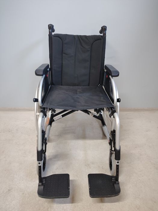 Scaun cu rotile/Carucior rulant pentru persoane cu handicap148