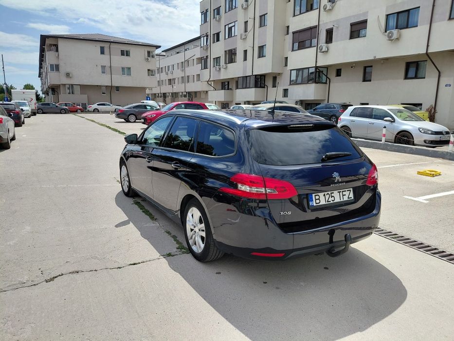 PEUGEOT 308