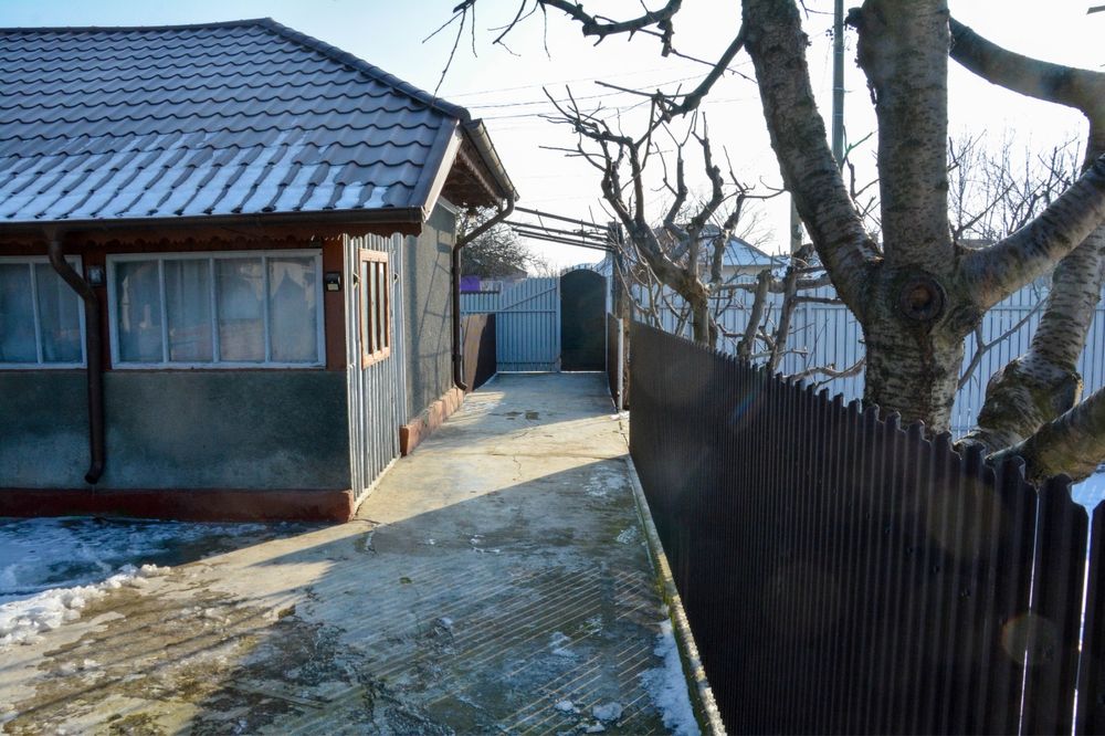 Casa de Vanzare - 4 camere - teren 905mp Mobilata - Utilata - Gropeni