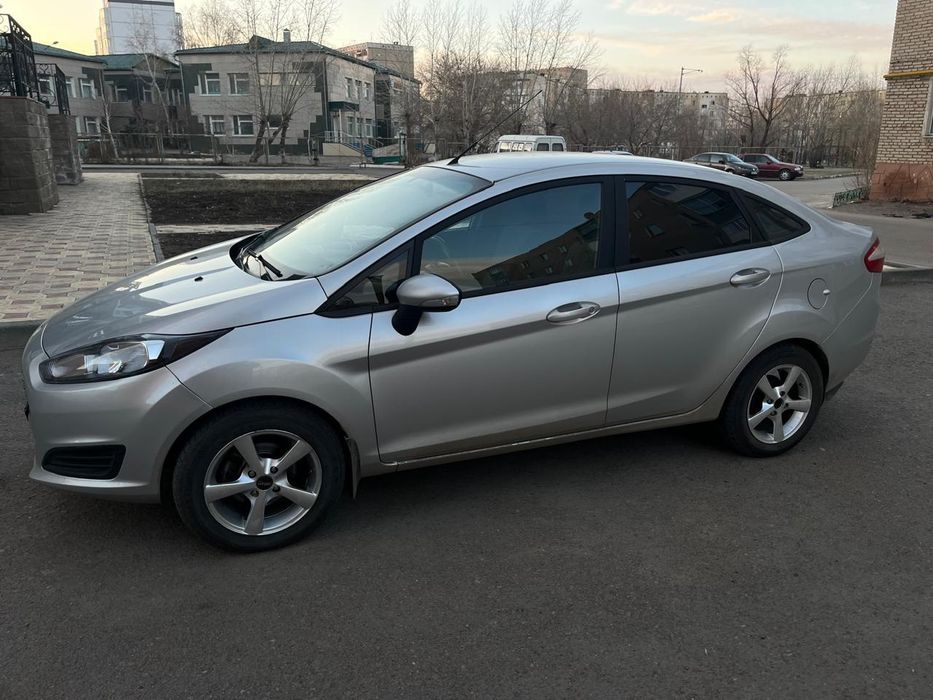 Продам машину в отличном состояний