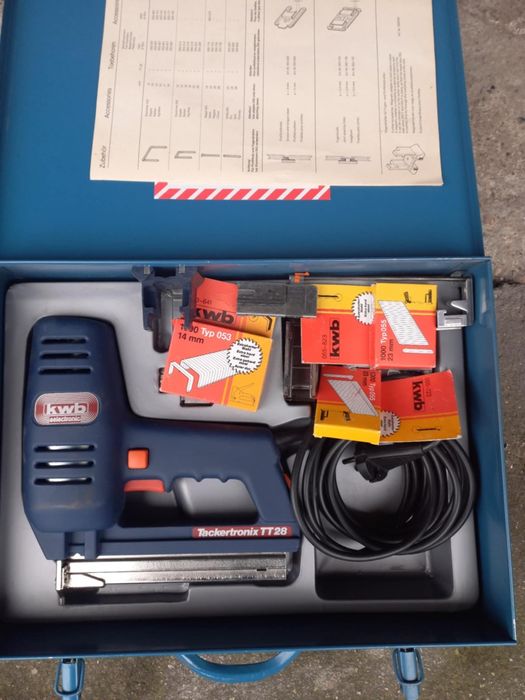 Електрически такер